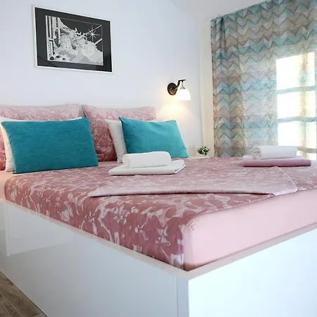 Toni Apartment