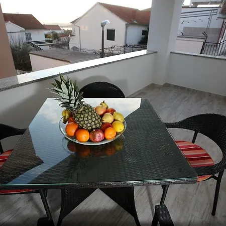 Toni Apartment