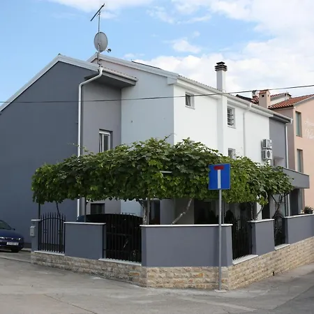 Toni Apartment