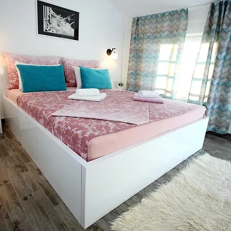 Toni Apartment *